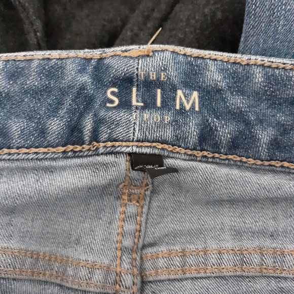 WHBM Slim Embroidered Crop Jeans - Picture 8 of 10